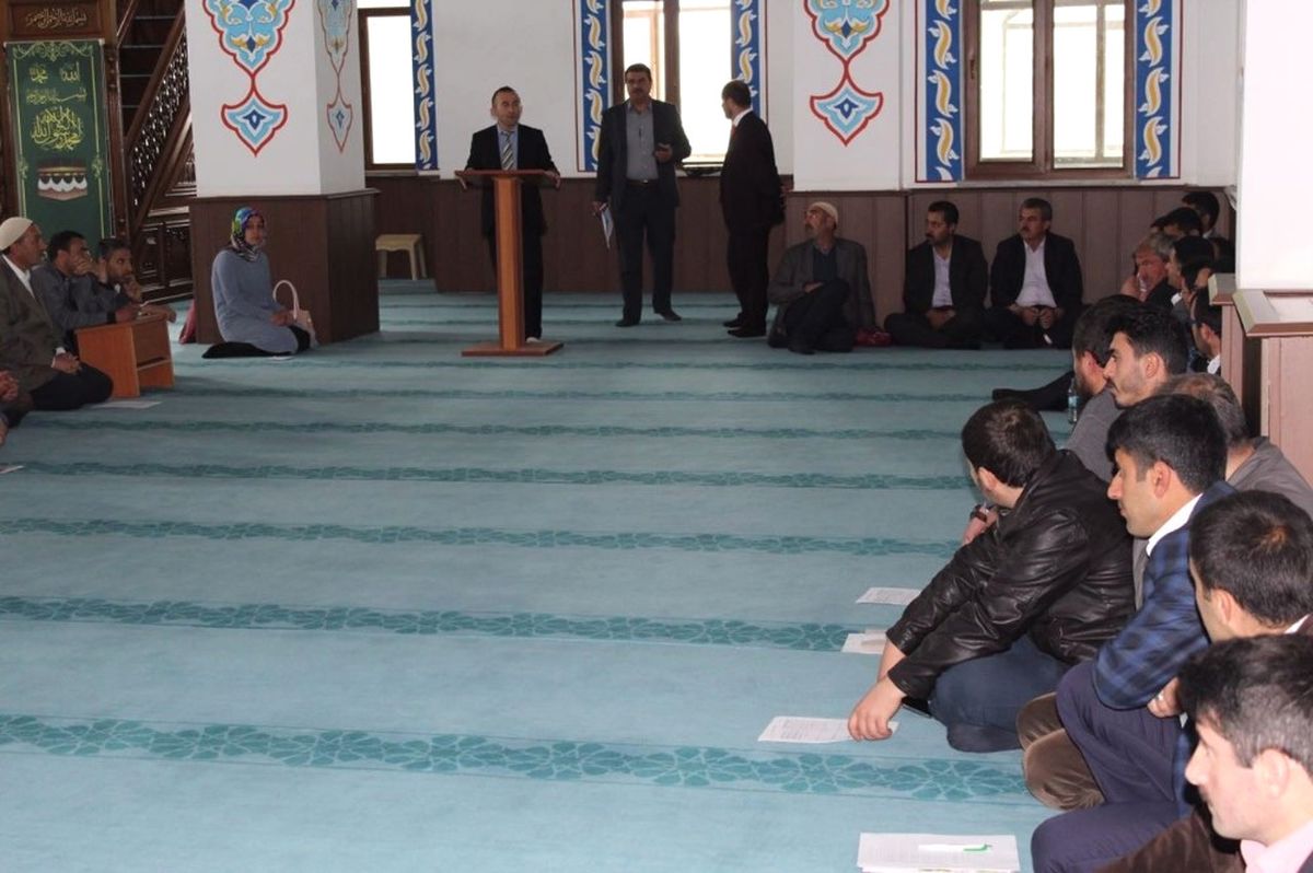 Muradiye\'de İmam ve Okul Müdürlerine Seminer