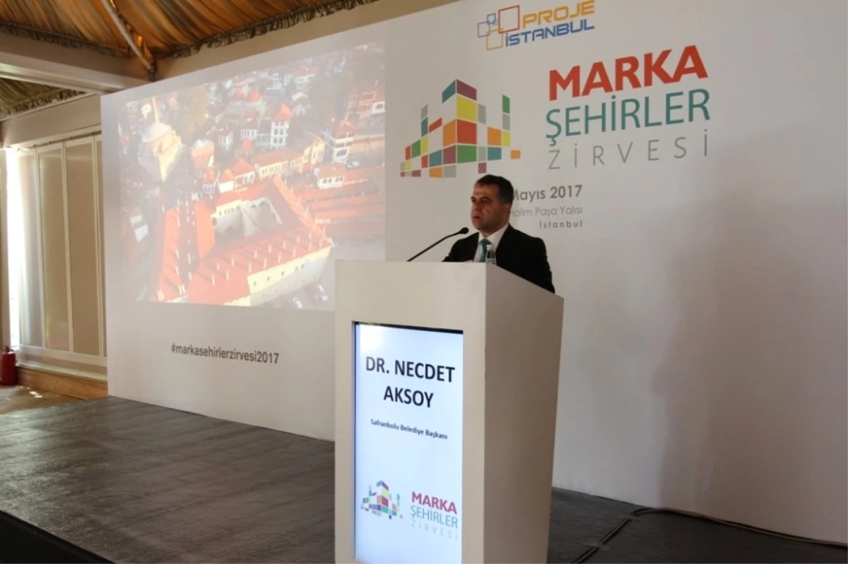 Necdet Aksoy, Marka Şehirler Zirvesi\'ne Katıldı