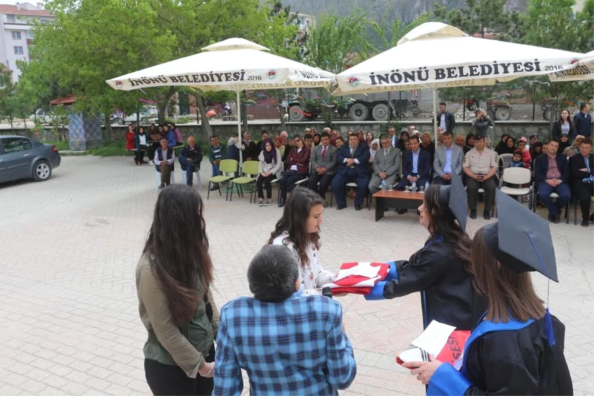 Nene Hatun\'da Mezun Öğrenciler İçin Tören Yapıldı