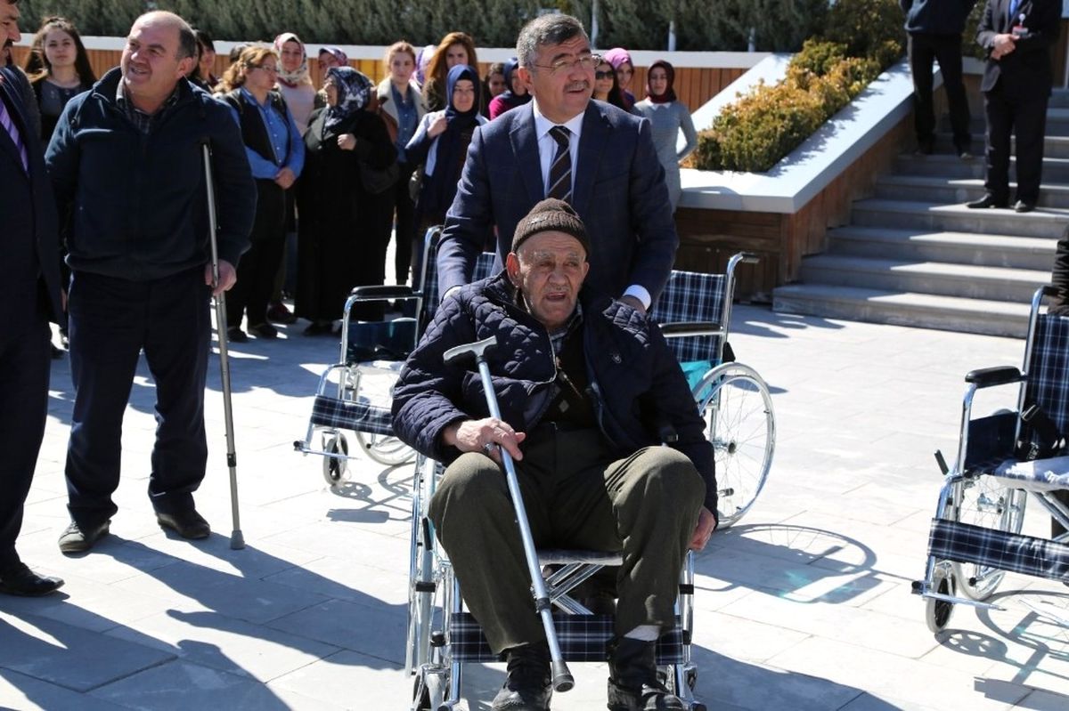 Niğde Belediyesi Engelleri Kaldırıyor
