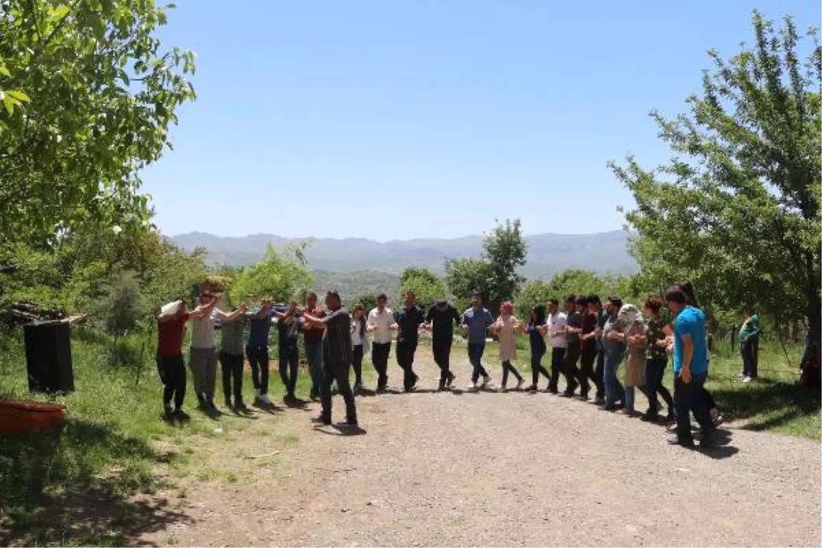 Operasyonların Gölgesinde Sağlıkçıların Piknik Keyfi