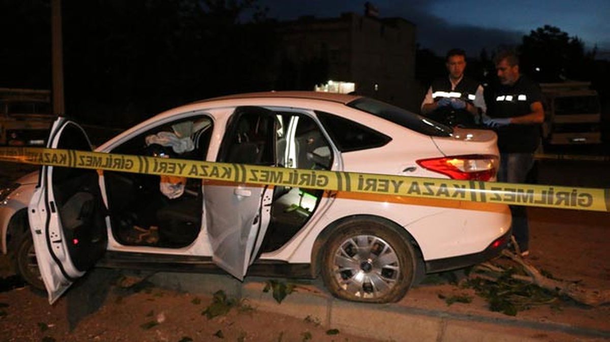 Şanlıurfa\'da Otomobile Silahlı Saldırı: 1 Yaralı