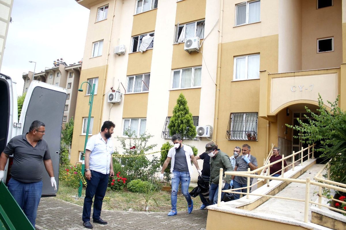 Seni de Öldüreceğim Kendimi De" Deyip Patlatmış