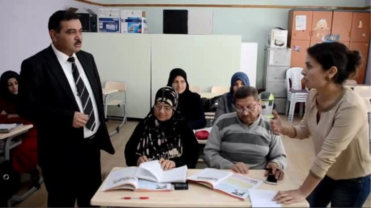 Suriyeli Arapça Öğretmeni Türkçe Öğreniyor