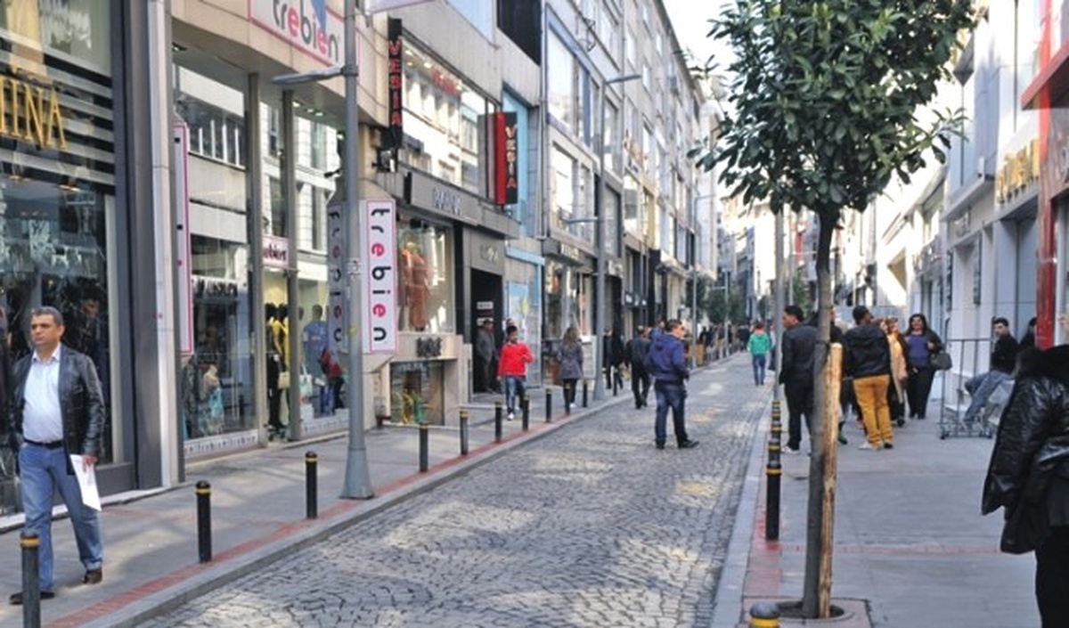 Suriyeliler Osmanbey\'i Canlandırdı, Yerli Esnaf Rahatsız