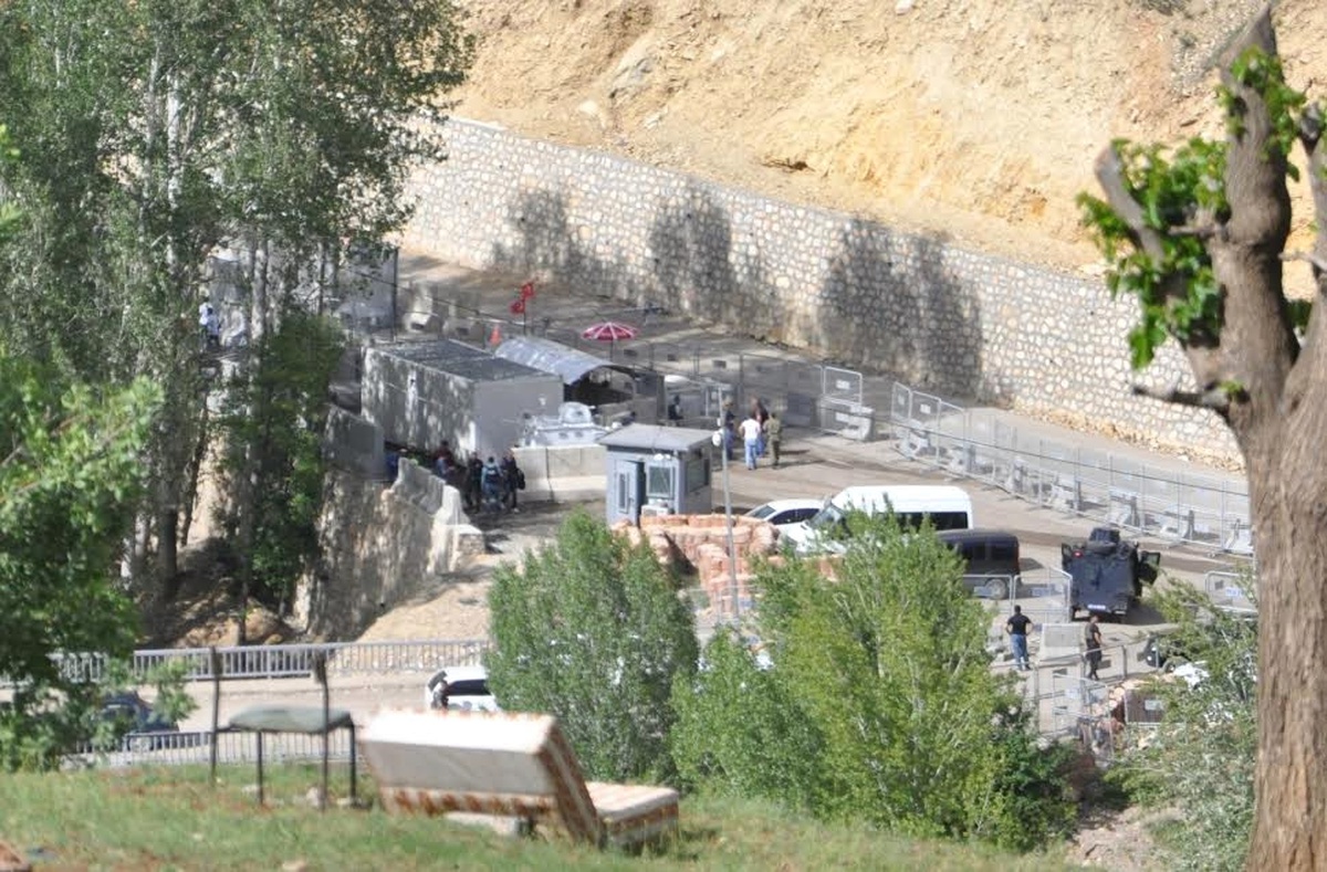 Tunceli\'de Güvenlik Noktasına Saldırmak İsteyen Terörist Öldürüldü
