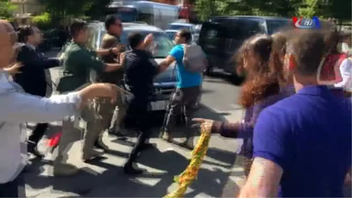 Türk Korumalarından PKK Yandaşlarına Müdahale