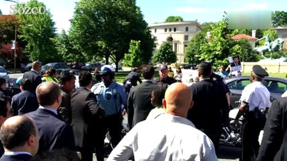 Türkiye\'nin Washington Büyükelçiliği Konutu Önünde Arbede