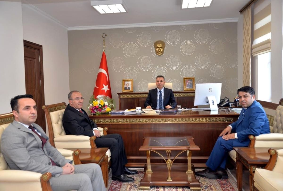 Vali Elban\'a Ziyaret