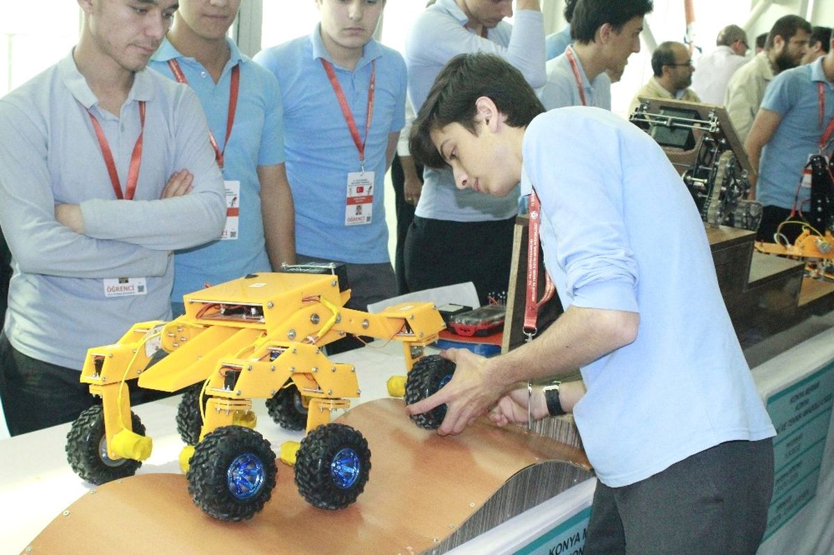 Yengeç Robot Birçok Alanda Kullanılabilecek