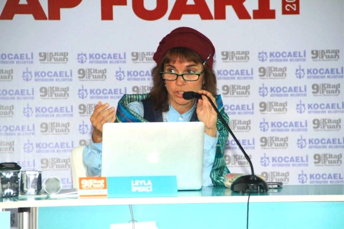Yeni Şafak Yazarı Leyla İpekçi, Kitap Fuarına Katıldı