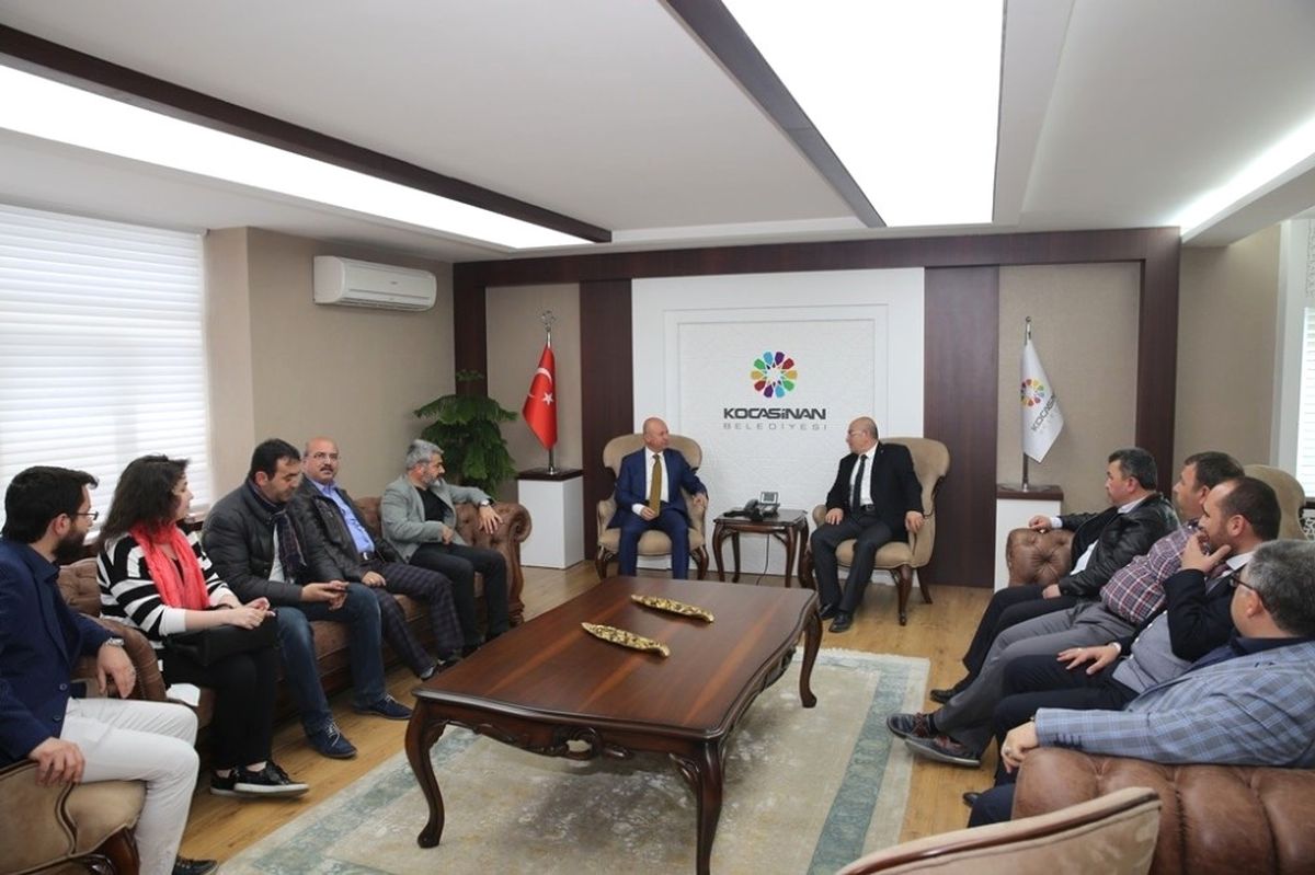 AK Parti İl Yönetiminden Başkan Çolakbayrakdar\'a Teşekkür Ziyareti