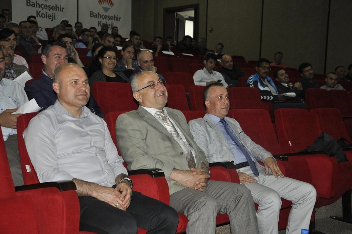 Akhisar\'da Büyükşehir Personeline Motivasyon Eğitimi Verildi