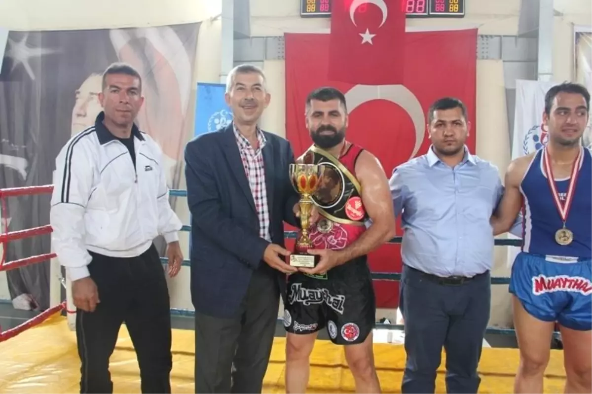 Arapgir\'de Muay Thai Şampiyonası Düzenlendi