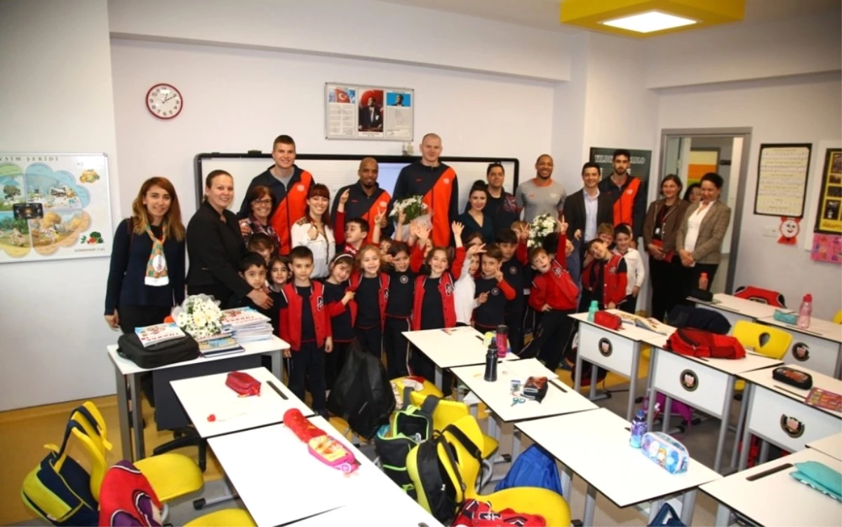 Banvit Basketbol Kulübü Oyuncuları Öğrenciler ile Buluştu