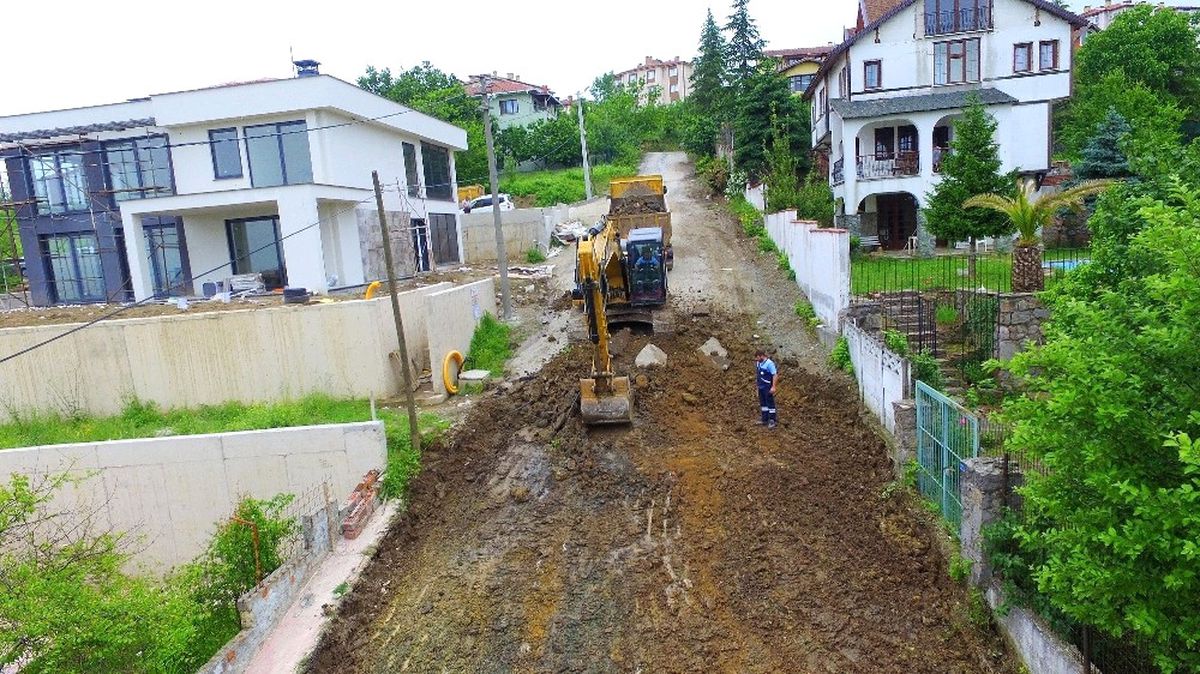 Başiskele\'de Üst Yapı Çalışmaları Sürüyor