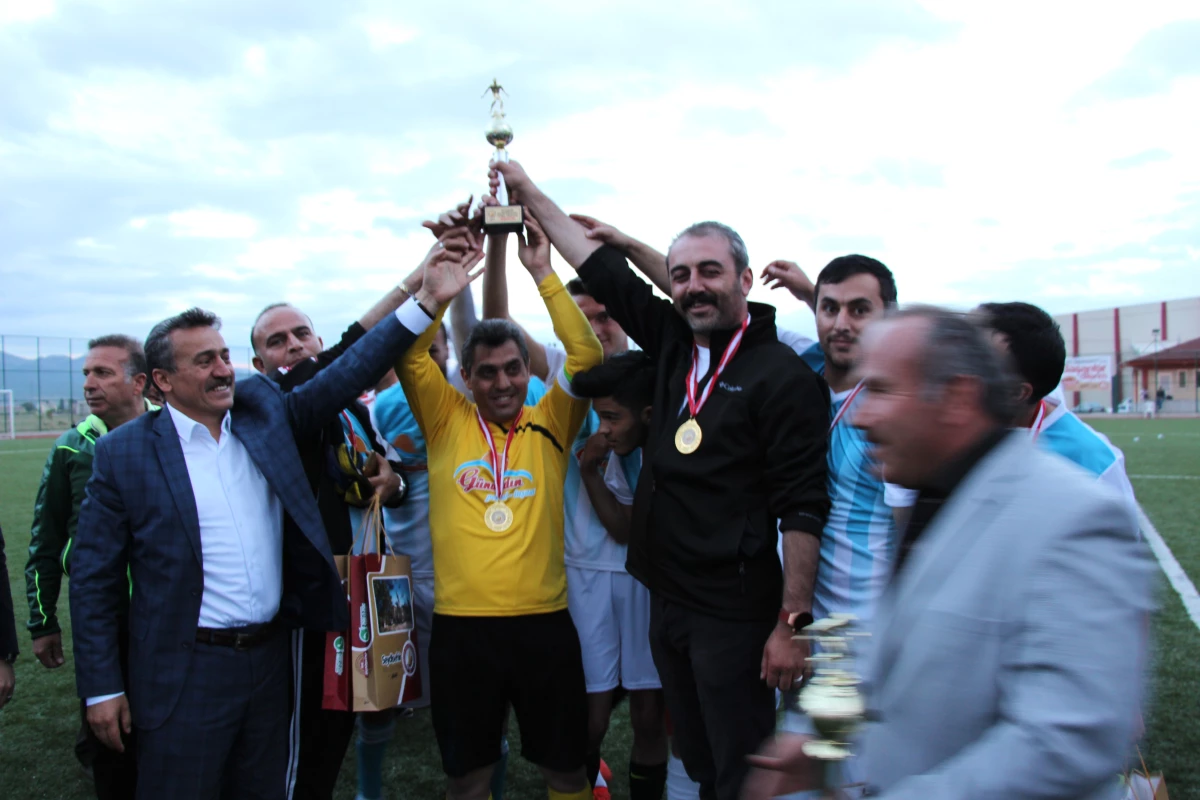 Başkanlık Kupası Futbol Karşılaşmalarında Kupalar Sahiplerini Buldu