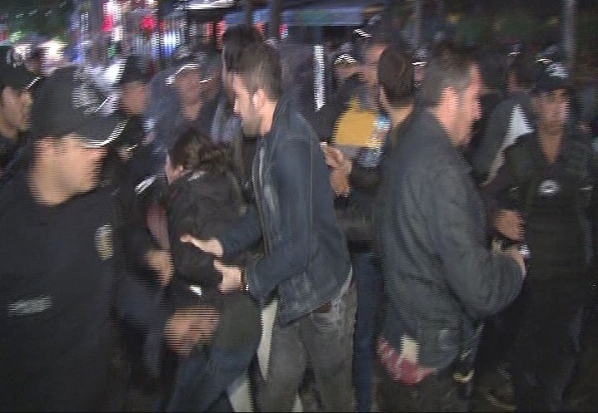 Başkent\'te Khk Protestosuna Polis Müdahalesi: 5 Gözaltı