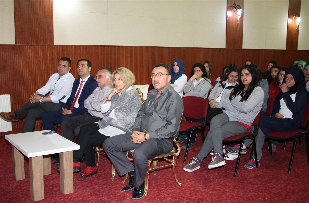 Beypazarı\'nda Aile Eğitim Semineri Sürüyor