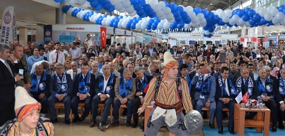 Bursa Erzurum Günleri\'nde Çat Rüzgarı