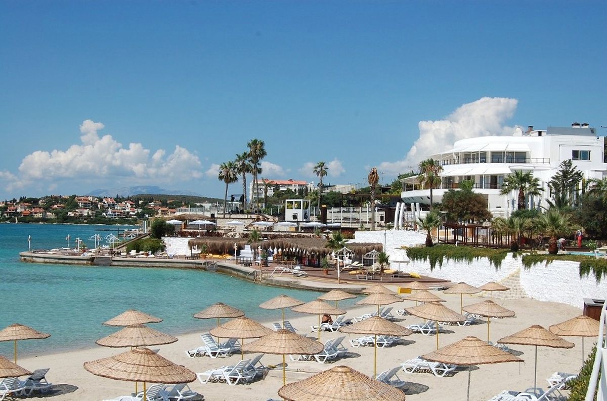 Çeşme Plus\'ta Ot Beach Keyfi