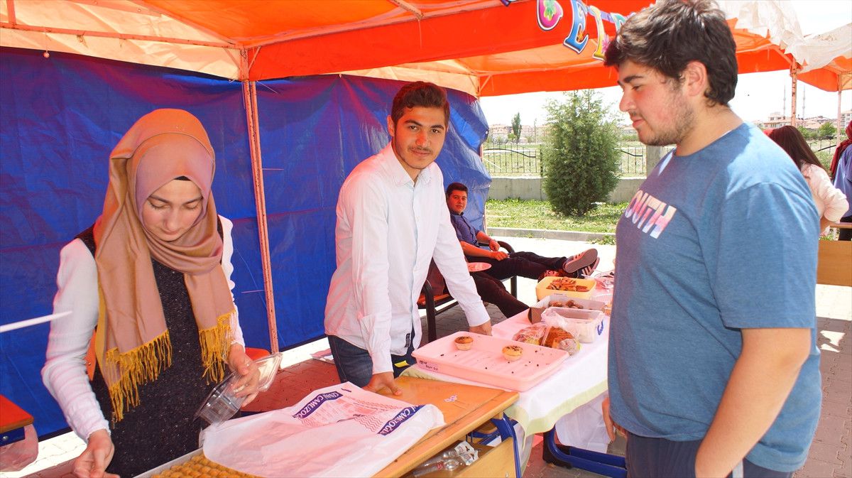Çubuk\'ta Sokak Hayvanları Yararına Kermes