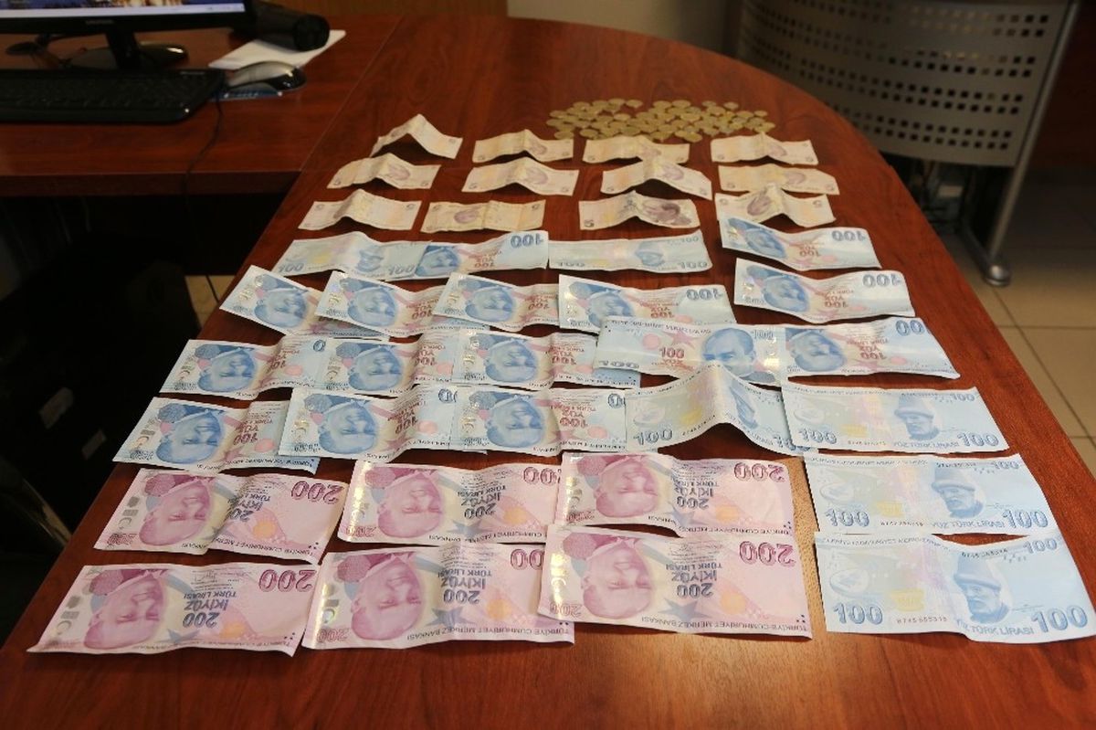 Dilencinin Üzerinden 3 Bin 390 Lira Çıktı