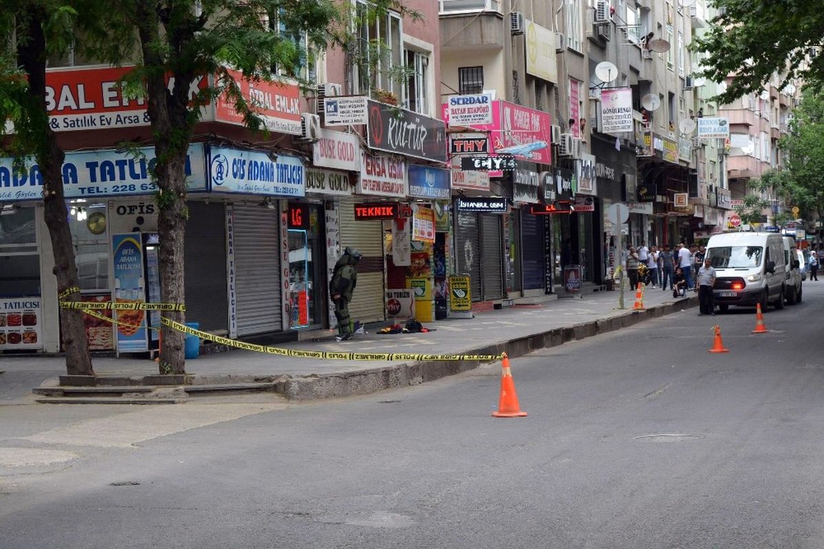 Diyarbakır\'da Şüpheli Çanta Paniğe Oldu