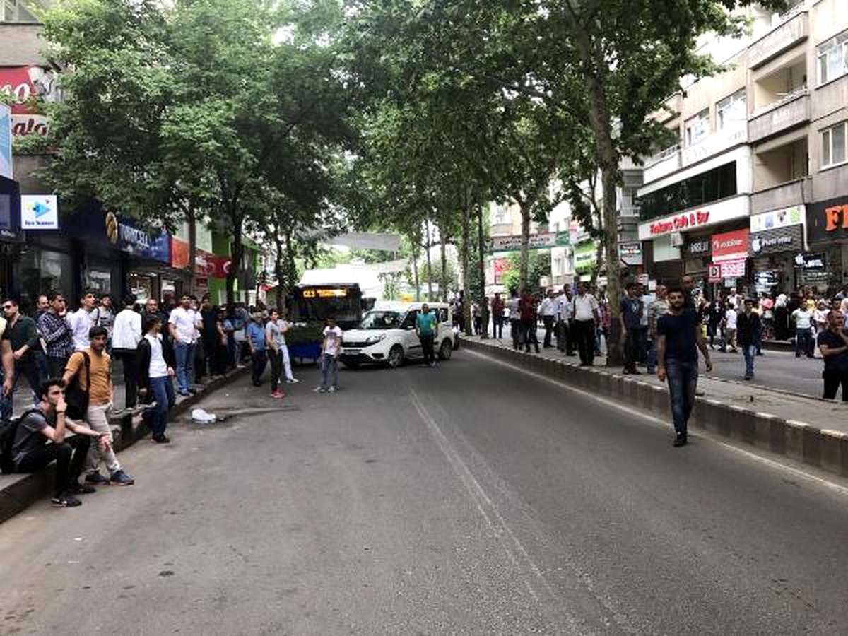 Diyarbakır\'da \'Şüpheli\' Paketten Kadın İç Çamaşırı Çıktı