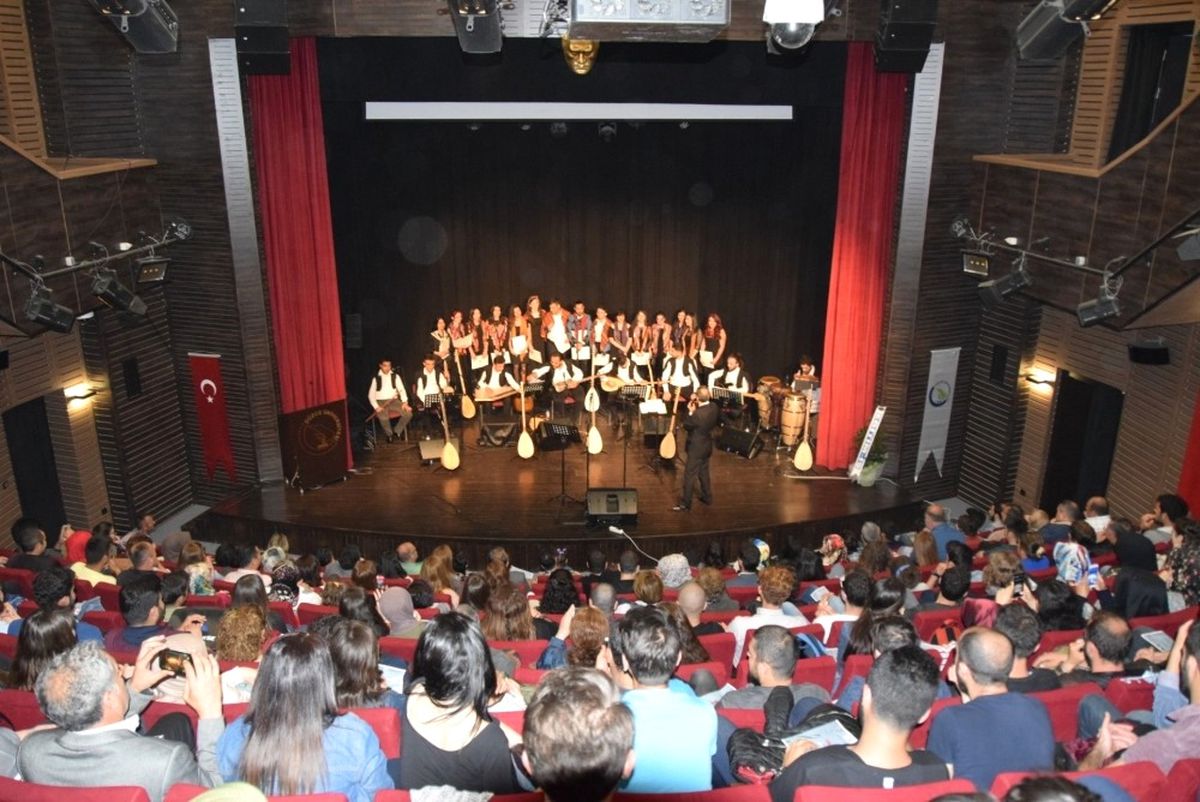 Düzce Üniversitesi\'nde Türk Halk Müziği Konseri Gerçekleştirildi