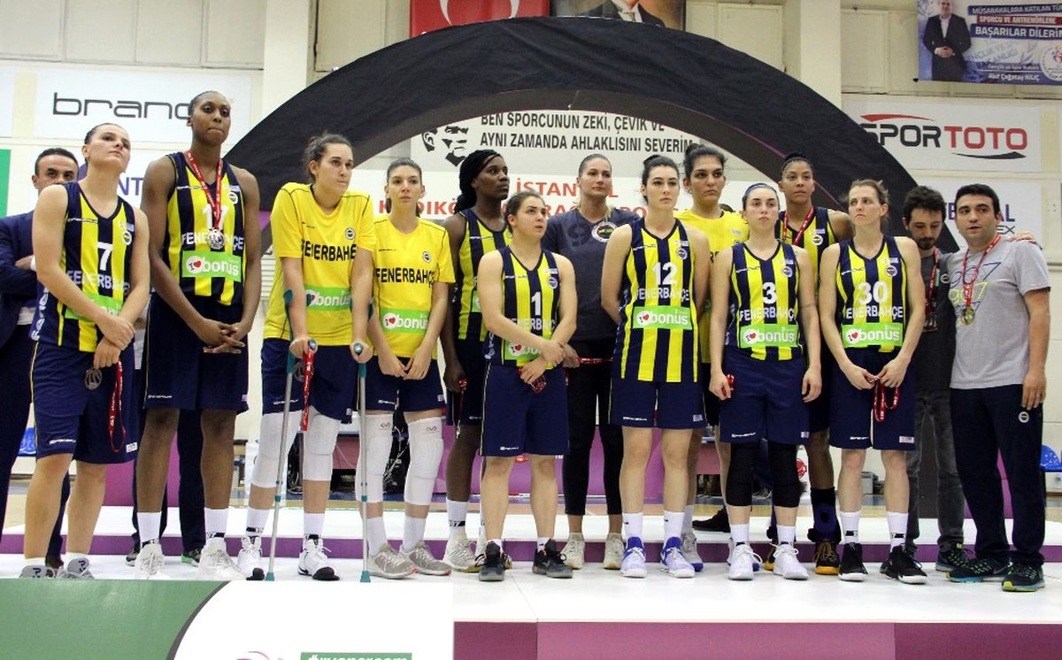 Fenerbahçe Sezonu Ikinci Bitirdi