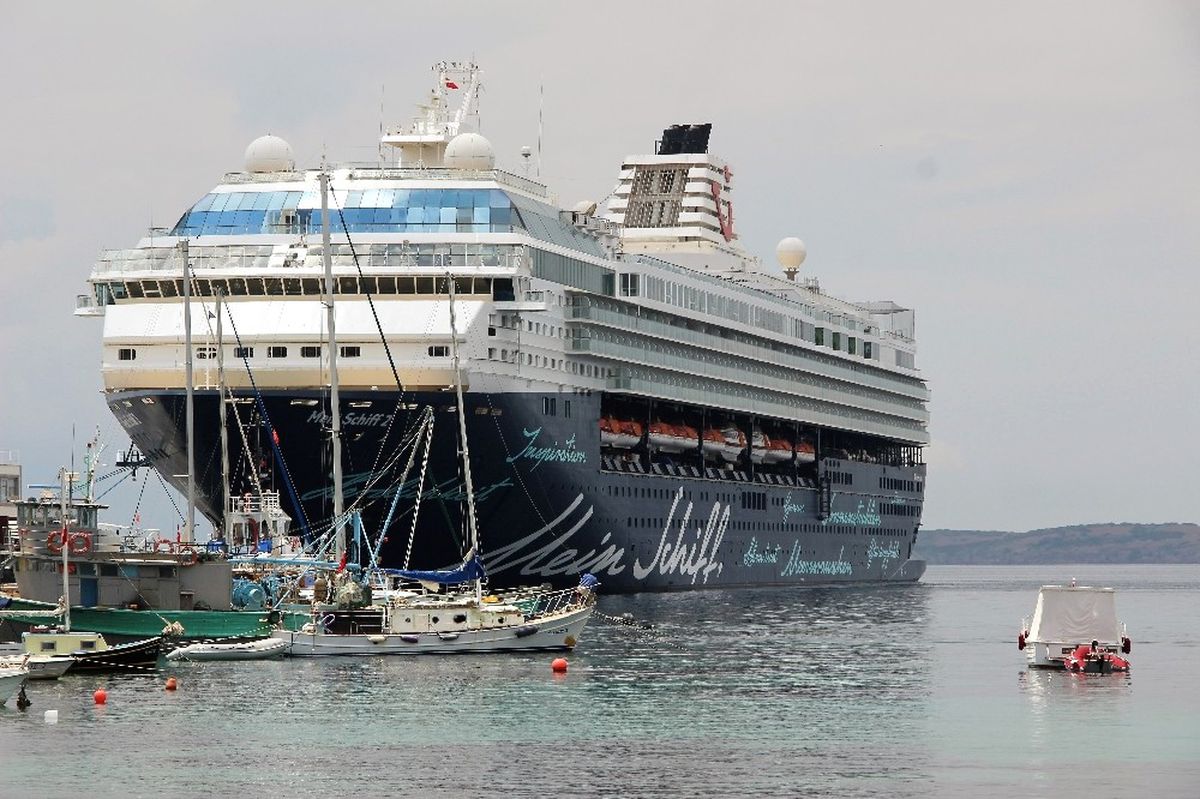 Gemiden İnen Turistler Bodrum\'a Akın Etti