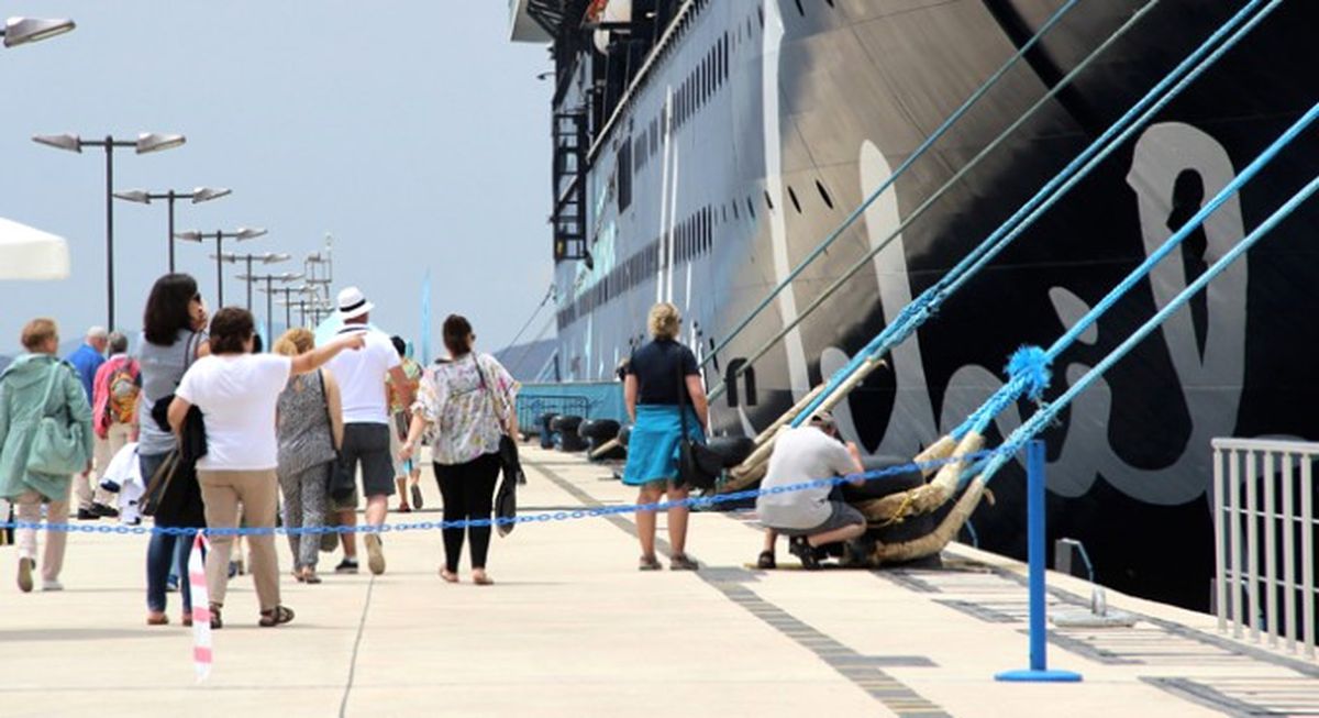 Gemiden İnen Turistler Bodrum\'a Akın Etti