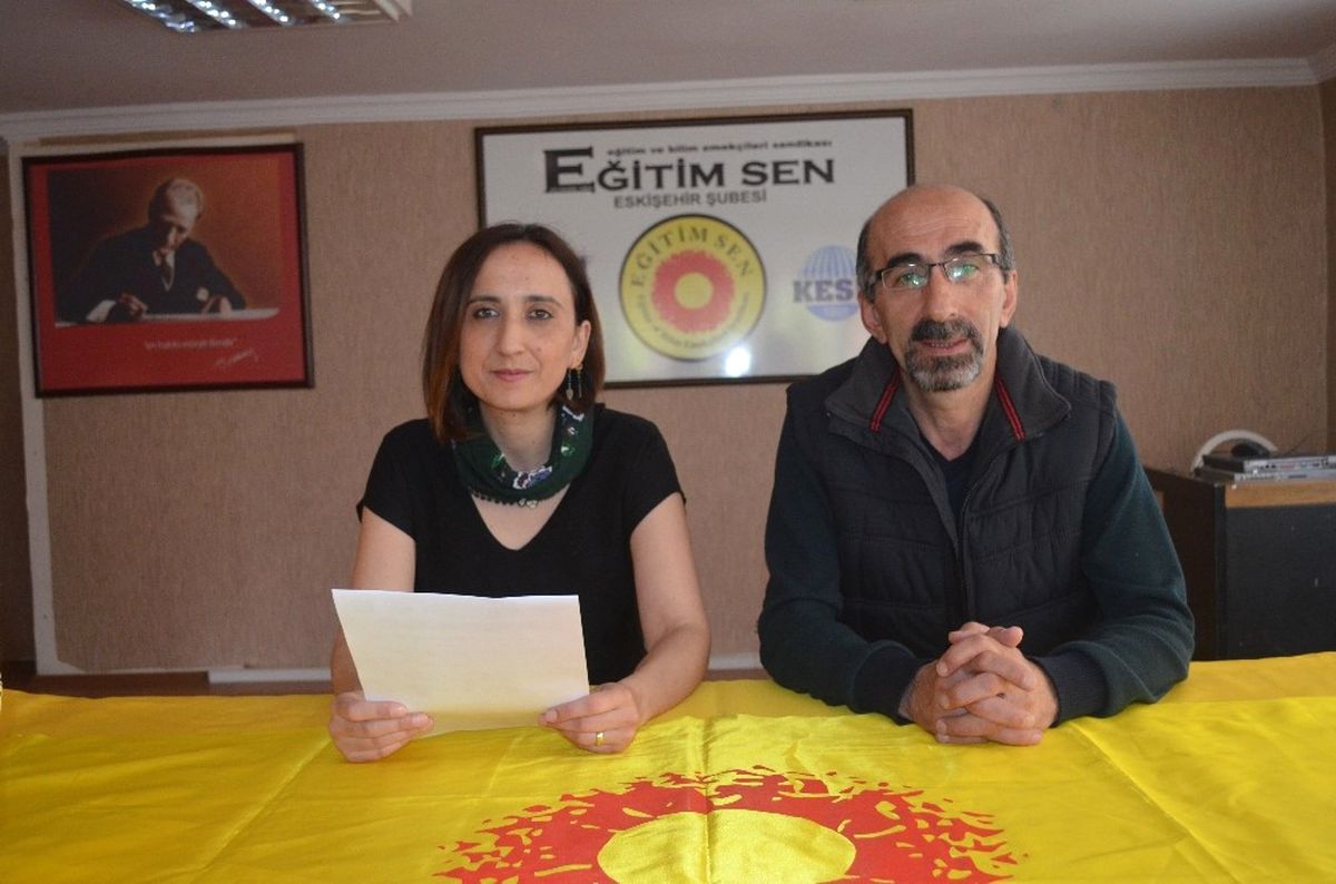 Gençler Gençliklerini Yaşamaktan Uzak