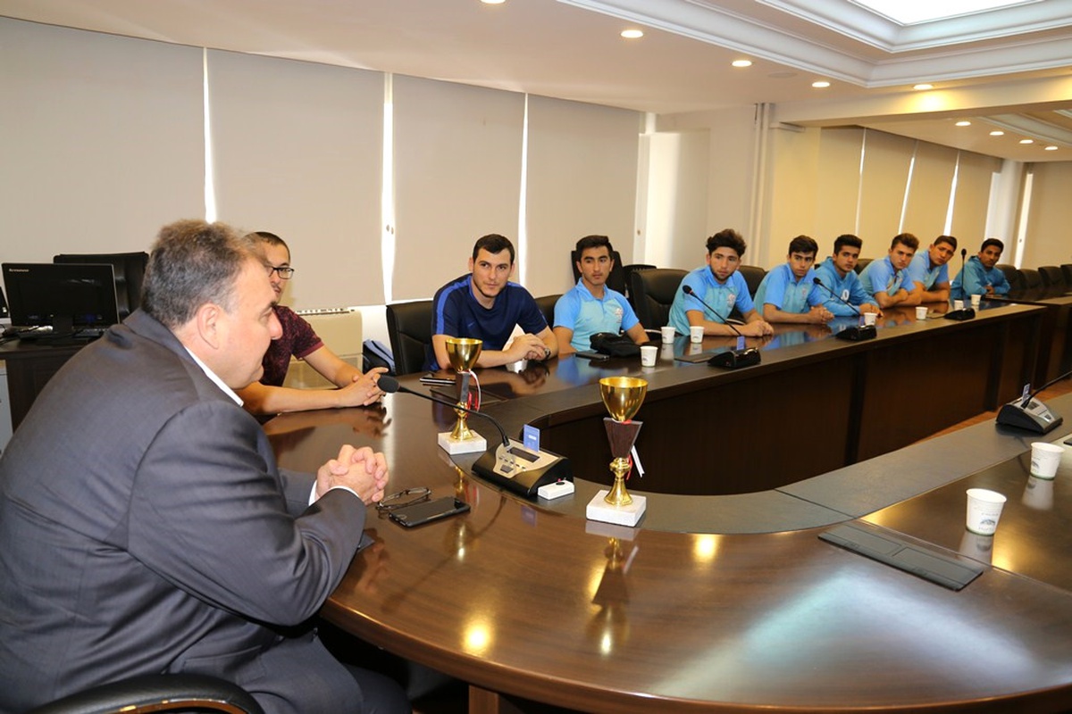 HBB Erkek Voleybol Takımı Final Mücadelesi Yolunda