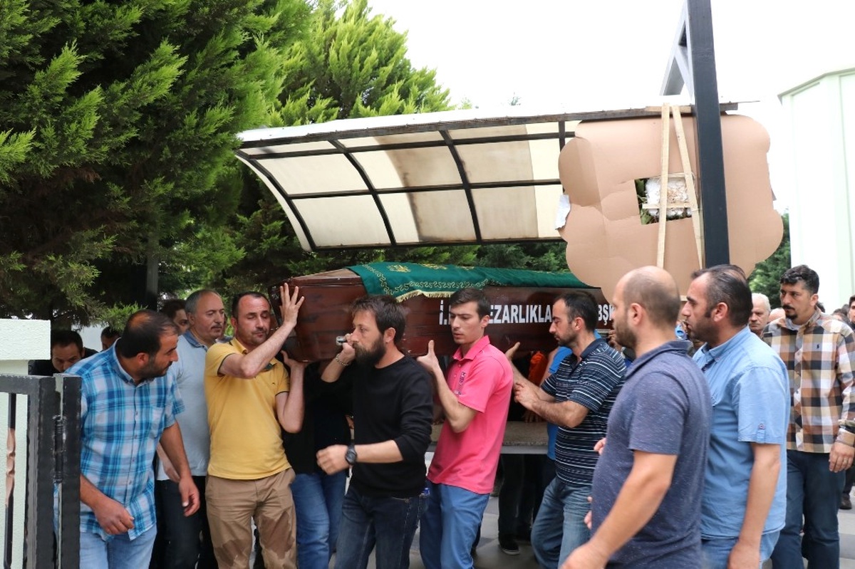 İzmir\'de Darp Edilen Kişi Hayatını Kaybetti