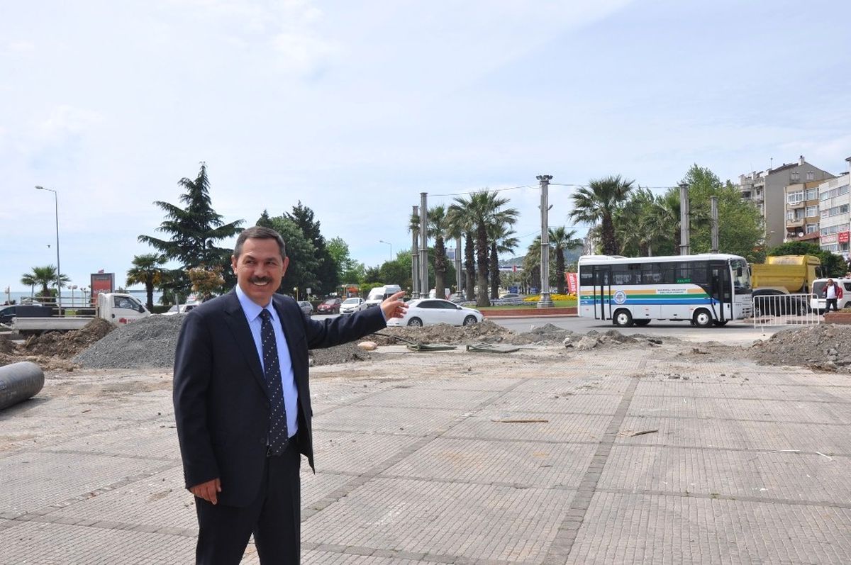 Kdz. Ereğli\'de Atatürk Anıtı Çevresi Düzenleniyor