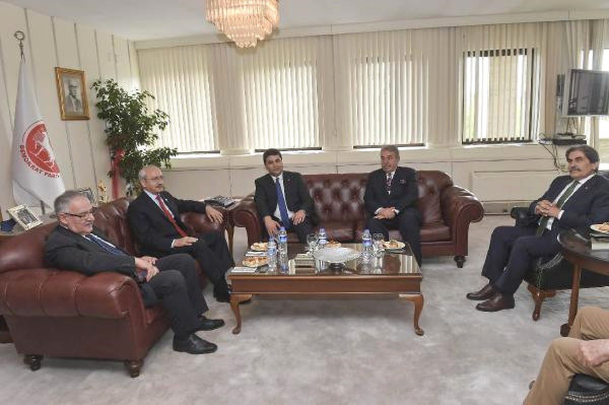 Kılıçdaroğlu, DP Genel Başkanı Gültekin Uysal\'la Görüştü