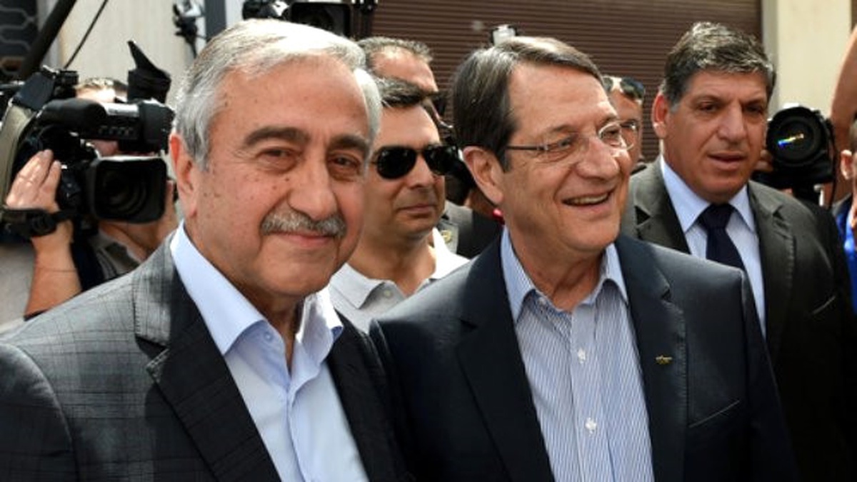 KKTC Cumhurbaşkanı Akıncı ile Rum Yönetimi Başkanı Anastasiadis Bir Araya Geldi
