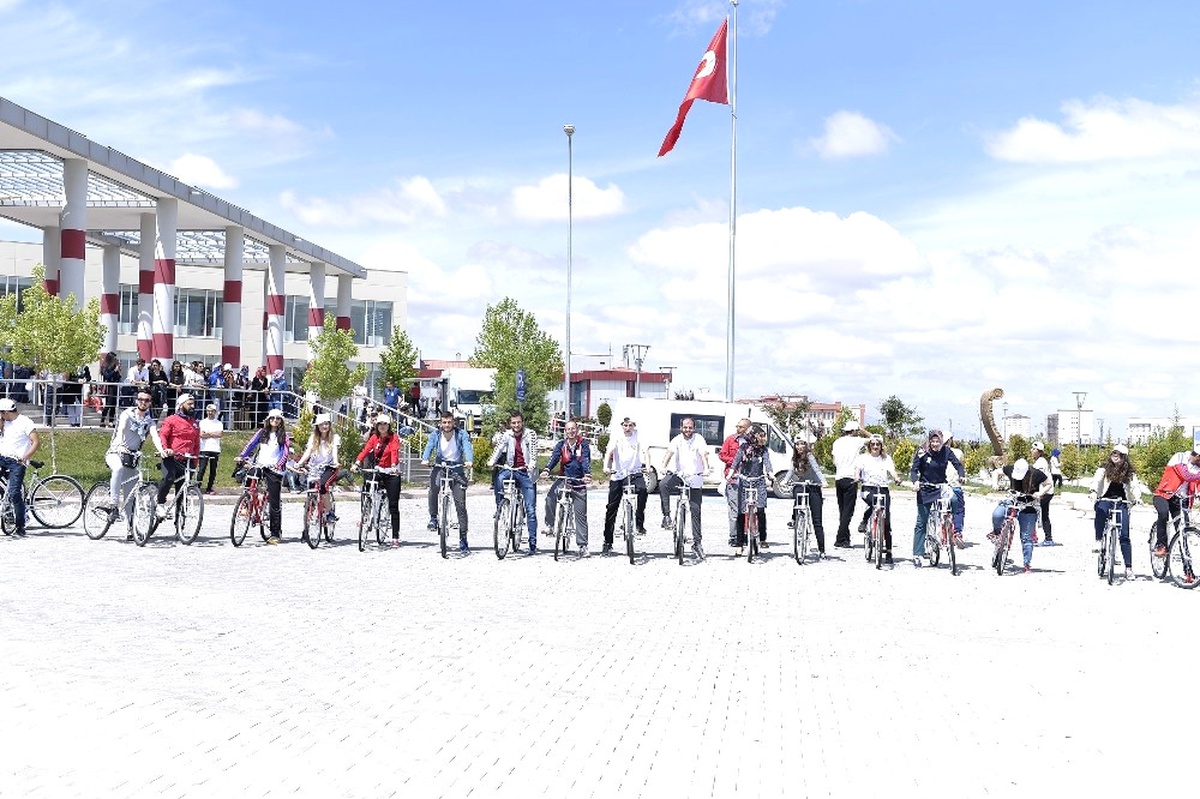 Kmü\'de Öğrenciler Hem Eğlendi Hem de Spor Yaptı