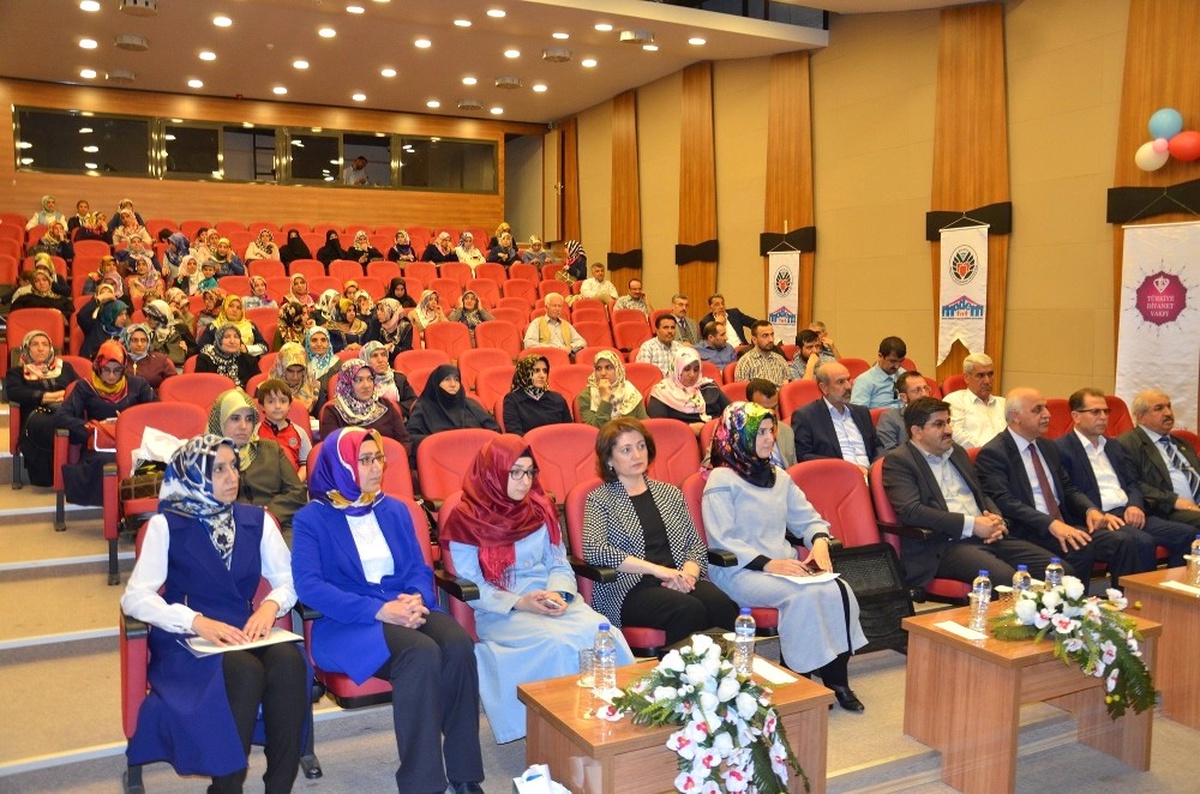 Malatya\'da "Tüm Zamanlarda Yıkılmayan En Sağlam Kale: Aile" Paneli