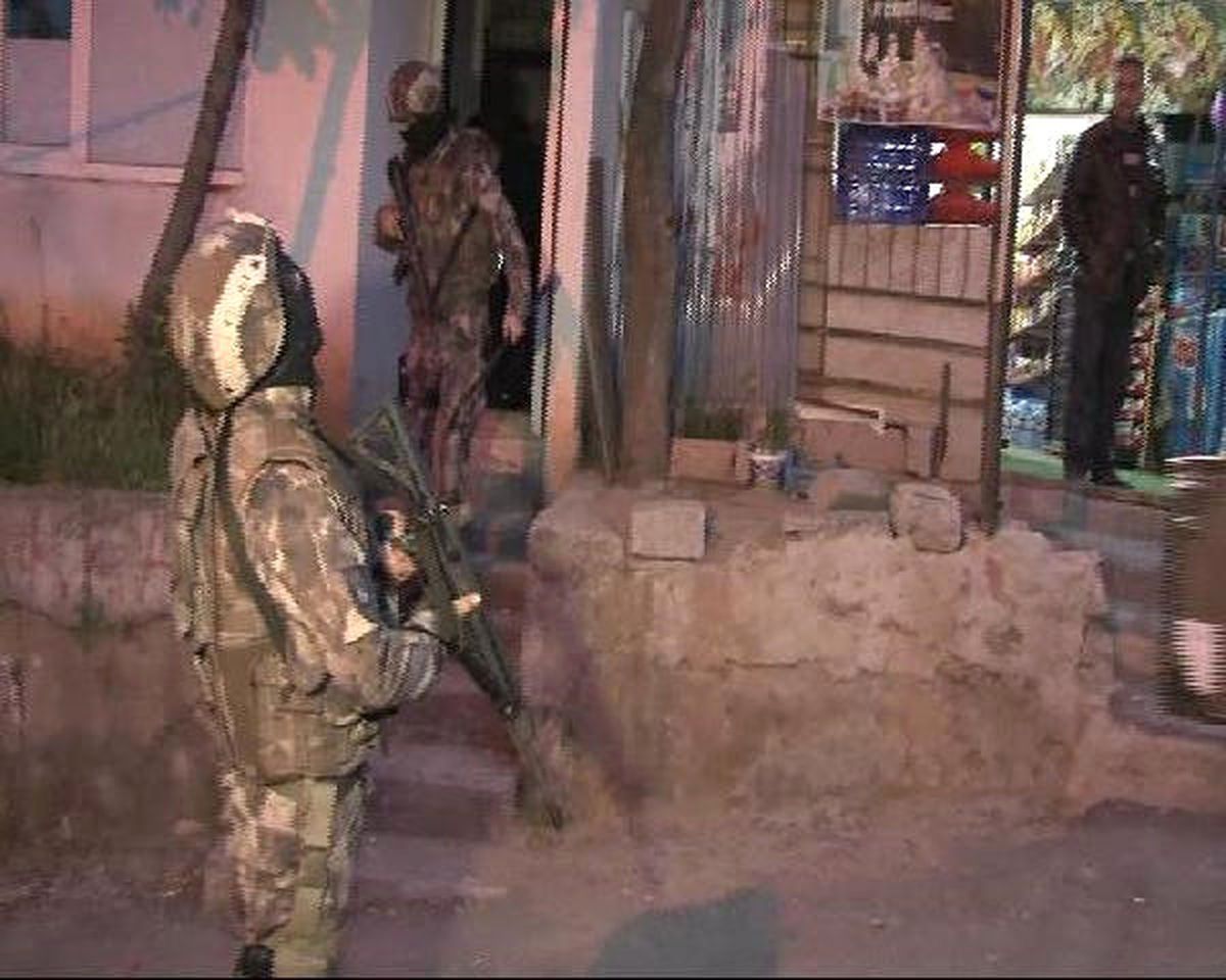 Maltepe\'de Deaş Operasyonu: 2 Gözaltı