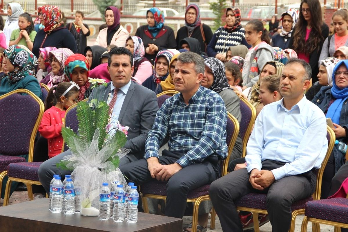 Melikgazi İlçe Milli Eğitim Müdürü Demir: "Çocuklarımızın Peygamber Ahlakıyla Ahlaklanmalarını...