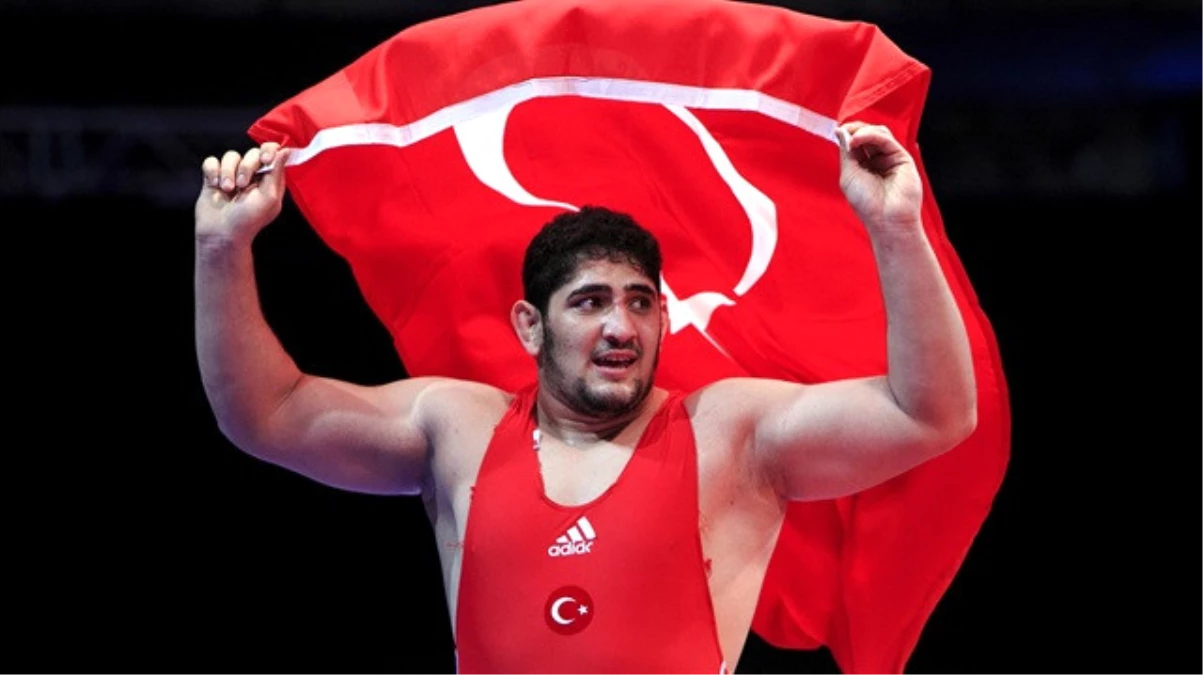 Milli Güreşçi Osman Yıldırım, Altın Madalya Kazandı