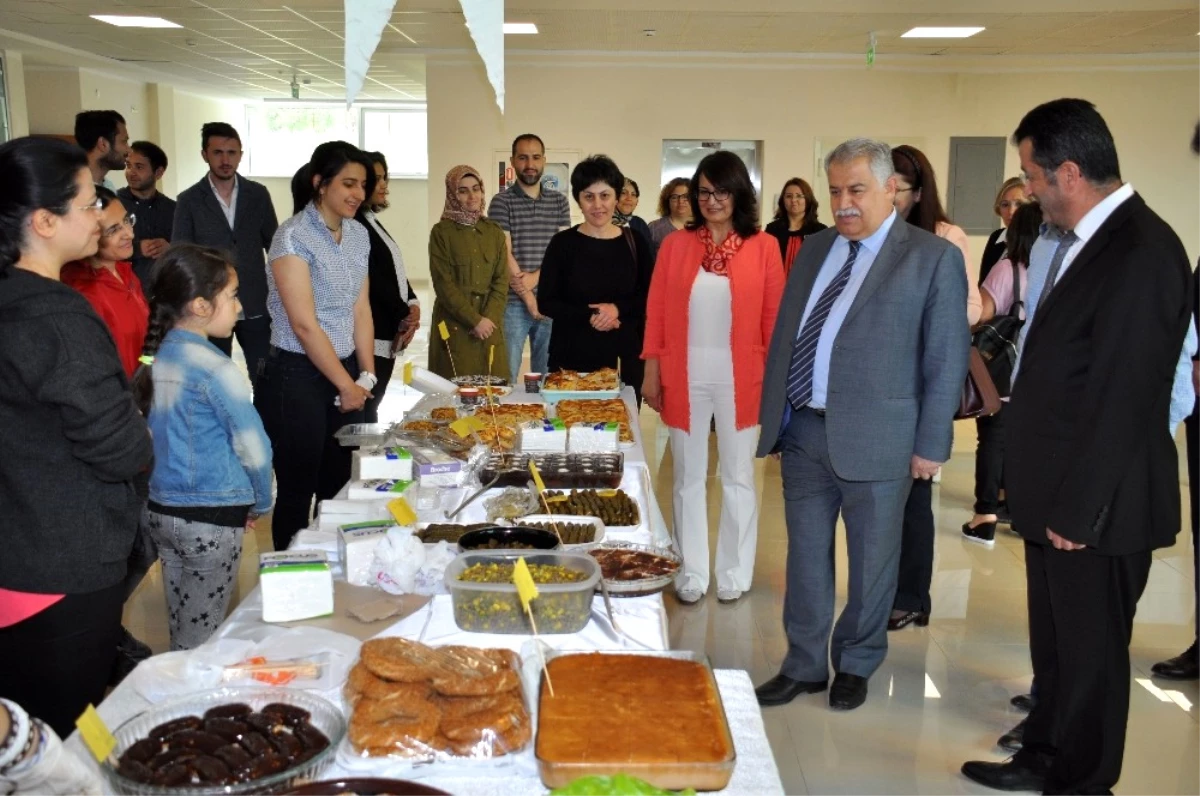 Neü\'de Alzheimer Gündüz Yaşam Merkezi Yararına Kermes