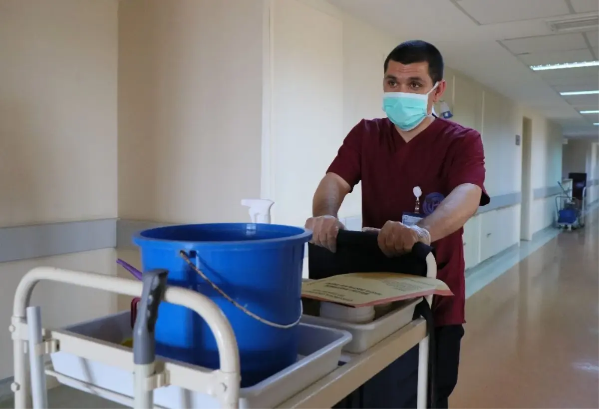 Arda Turan\'ın Takım Arkadaşıydı, Temizlik Görevlisi Oldu