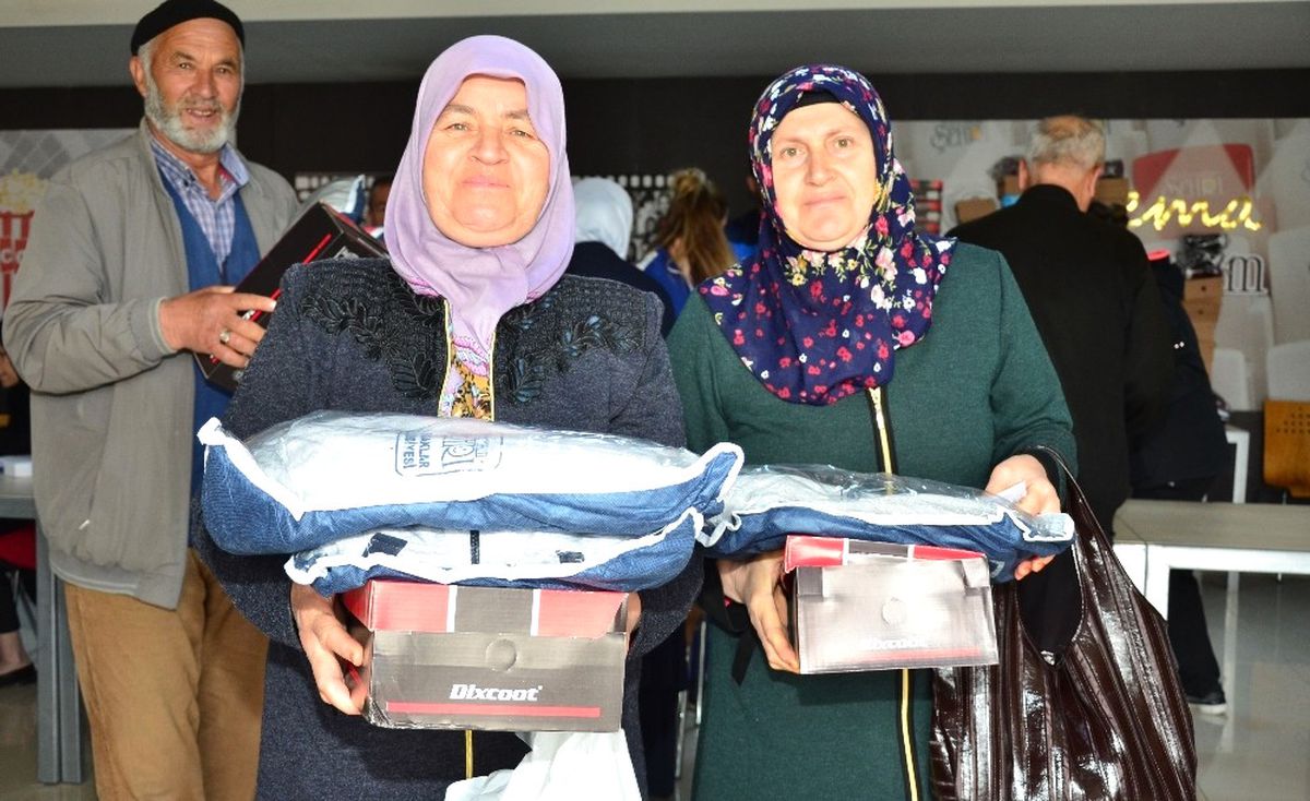 Pursaklar\'da "Dedeler ve Neneler 2. Bahara Koşuyor"