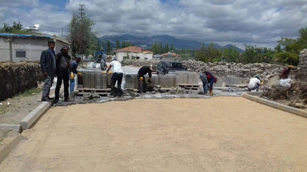 Sindelhöyük Mahallesi\'nde Yol Yapım Çalışmaları Sürüyor