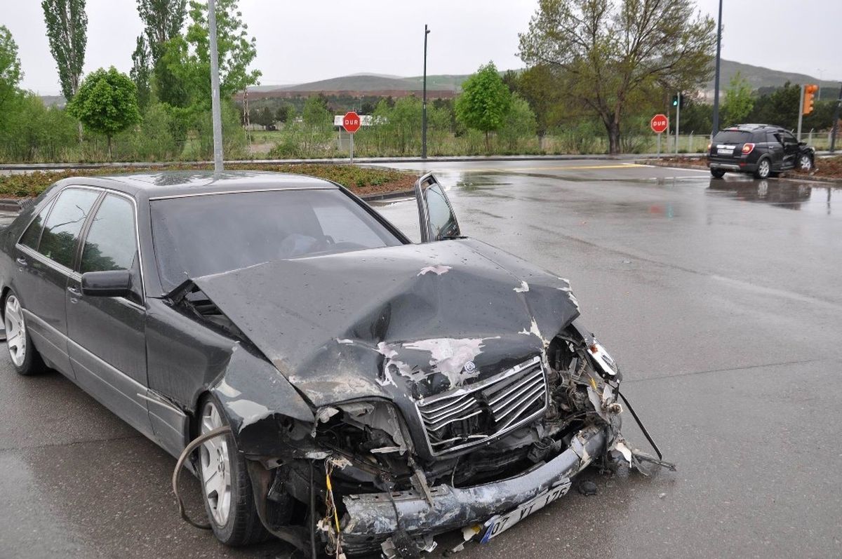 Sivas\'ta Trafik Kazası: 4 Yaralı