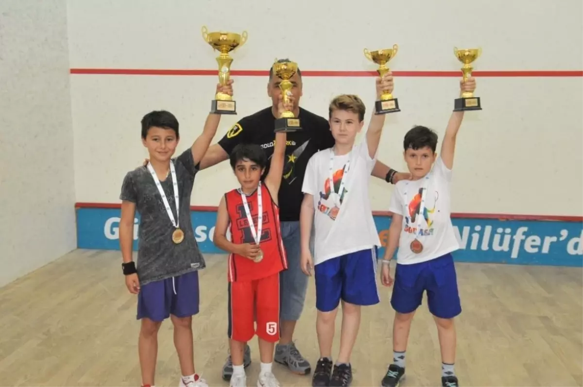 Squash Müsabakaları Nefes Kesti